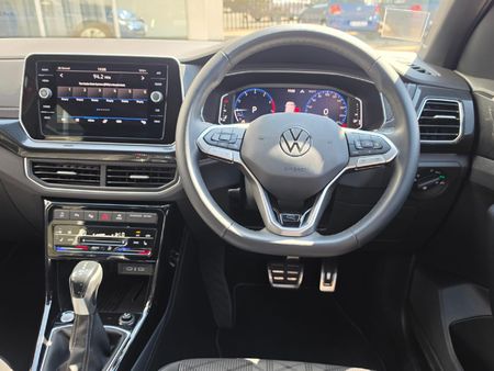 2026-Volkswagen-T-Cross-10-TSI-R-Line-Auto_14