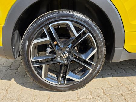 2025-Volkswagen-T-Cross-10-TSI-R-Line-Auto_10