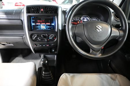 2017-Suzuki-Jimny-LAND-VENTURE-FACE-LIFT-13-VVT-5-SPEED-MAN-4X4_8