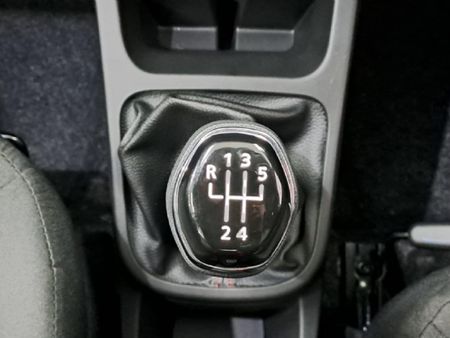 2026-Renault-Kwid-10-Techno_9