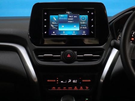 2025-Toyota-Urban-Cruiser-15-XR-Auto_19