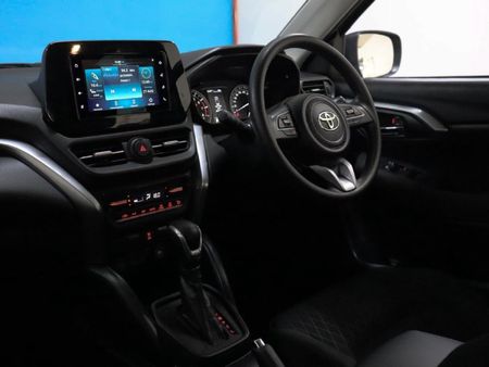 2025-Toyota-Urban-Cruiser-15-XR-Auto_22