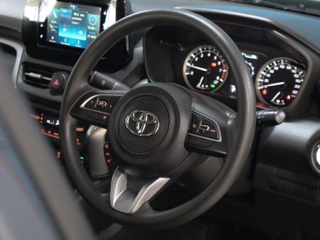 2025-Toyota-Urban-Cruiser-15-XR-Auto_28