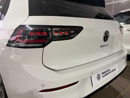2025-Volkswagen-Golf-14-TSI-R-Line-Auto-110kw_11