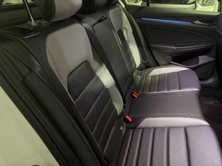 2025-Volkswagen-Golf-14-TSI-R-Line-Auto-110kw_16
