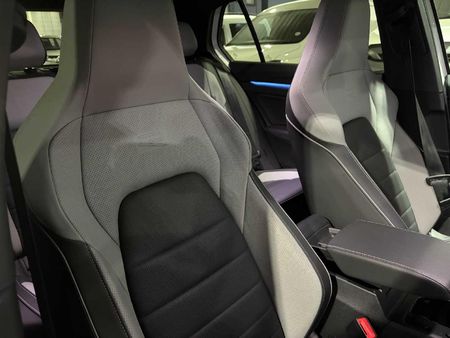 2025-Volkswagen-Golf-14-TSI-R-Line-Auto-110kw_20