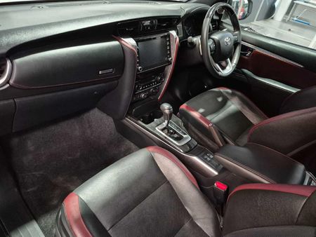 2024-Toyota-Fortuner-28-GD-6-Auto-mHev_12