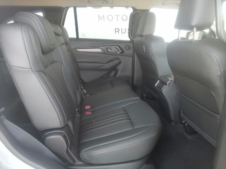2026-Isuzu-Mu-x-30D-HR-LSE-Auto_10