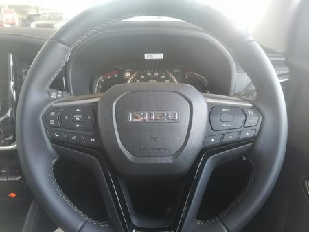 2026-Isuzu-Mu-x-30D-HR-LSE-Auto_21