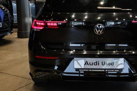 2026-Volkswagen-Golf-14-TSI-R-Line-Auto-110kw_13