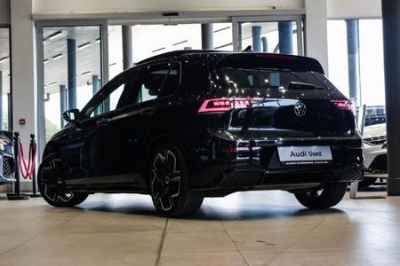 2026-Volkswagen-Golf-14-TSI-R-Line-Auto-110kw_4