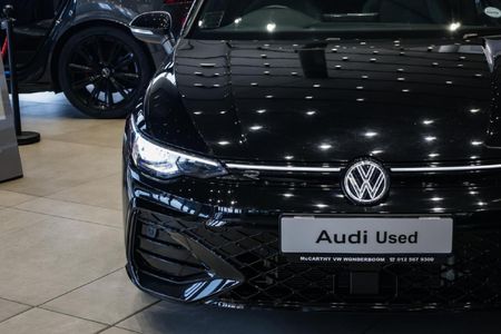 2026-Volkswagen-Golf-14-TSI-R-Line-Auto-110kw_5