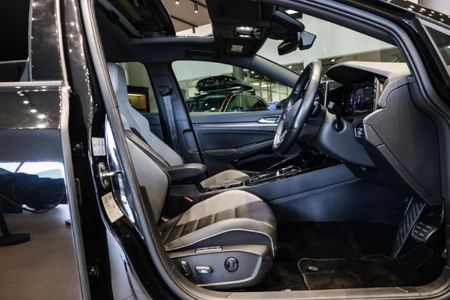 2026-Volkswagen-Golf-14-TSI-R-Line-Auto-110kw_8