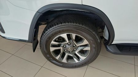2024-Toyota-Fortuner-24-GD-6-RB-Auto_10