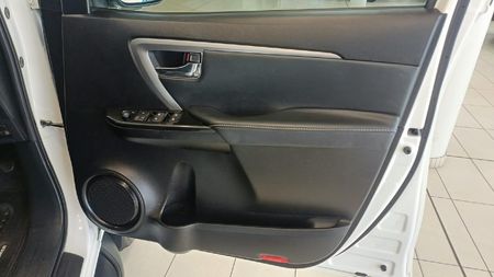 2024-Toyota-Fortuner-24-GD-6-RB-Auto_8