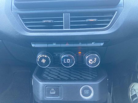 2024-Renault-Kiger-10T-Intens-Auto_19