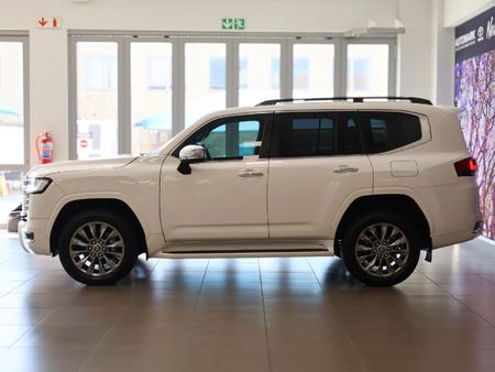 2023-Toyota-Land-Cruiser-300-V6-33-D-ZX_8