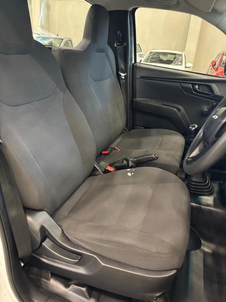 2023-Isuzu-D-Max-19-DDI-HR-L-Single-Cab_12