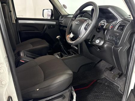 2023-Mahindra-Pik-Up-22-mHawk-S6-Double-Cab_10