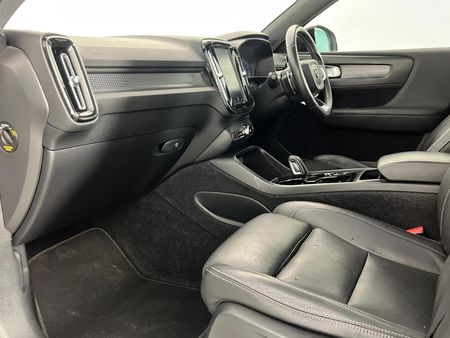 2018-Volvo-XC40-T5-R-Design-AWD_9