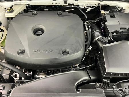 2018-Volvo-XC40-T5-R-Design-AWD_13