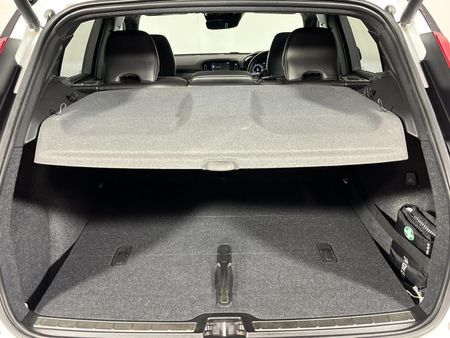 2018-Volvo-XC40-T5-R-Design-AWD_14