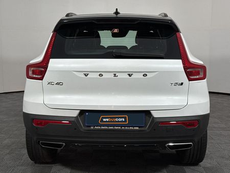 2018-Volvo-XC40-T5-R-Design-AWD_4
