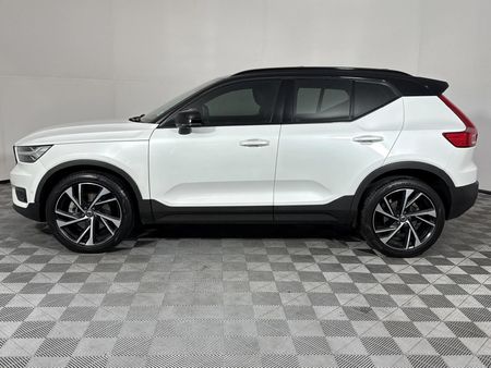 2018-Volvo-XC40-T5-R-Design-AWD_5