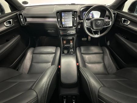 2018-Volvo-XC40-T5-R-Design-AWD_6