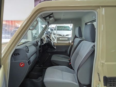 2026-Toyota-Land-Cruiser-79-28-GD-6-Auto-Double-Cab_6