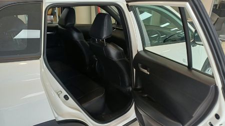 2024-Toyota-Corolla-Cross-18-XS_9