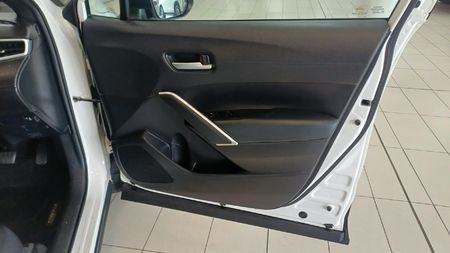 2024-Toyota-Corolla-Cross-18-XS_7