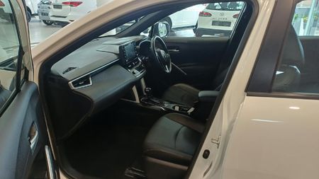 2024-Toyota-Corolla-Cross-18-XS_8