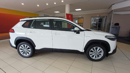 2024-Toyota-Corolla-Cross-18-XS-Hybrid_3