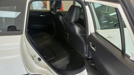 2024-Toyota-Corolla-Cross-18-XS-Hybrid_6