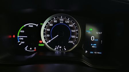 2024-Toyota-Corolla-Cross-18-XS-Hybrid_8