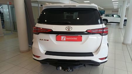 2021-Toyota-Fortuner-24-GD-6-Raised-Body-Auto_4