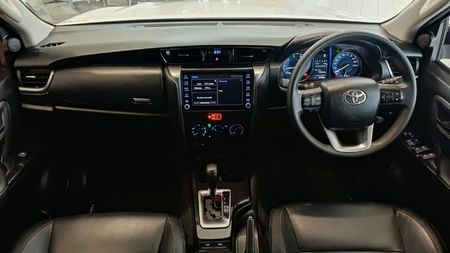 2021-Toyota-Fortuner-24-GD-6-Raised-Body-Auto_5