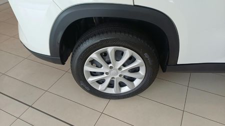 2025-Toyota-Urban-Cruiser-15-XS_10