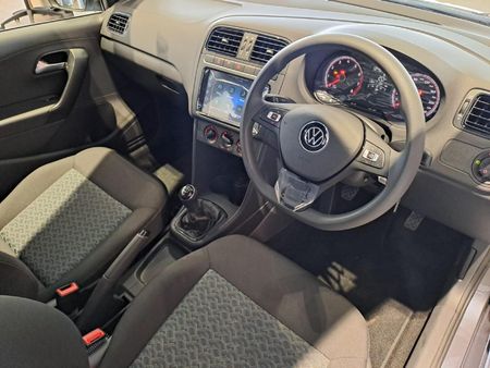 2026-Volkswagen-Polo-Vivo-14-Life_6