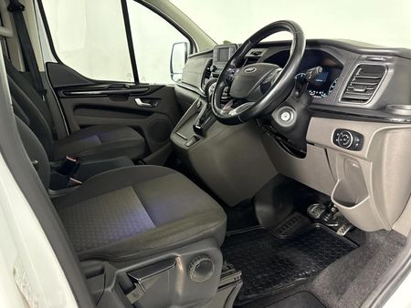 2021-Ford-Tourneo-Custom-20-TDCi-Trend-Auto-96kW_10