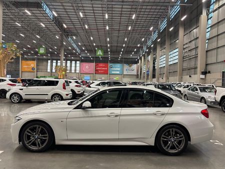2018-BMW-3-Series-318i-M-Sport-Auto_3
