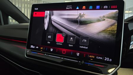 2026-Volkswagen-Golf-8-GTI-20-TSI-DSG_1