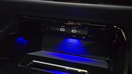 2026-Volkswagen-Golf-8-GTI-20-TSI-DSG_2