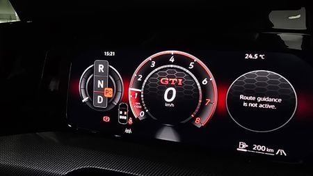 2026-Volkswagen-Golf-8-GTI-20-TSI-DSG_4