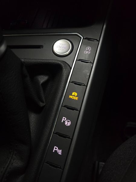 2026-Volkswagen-Taigo-10-TSI-R-Line-Auto_10