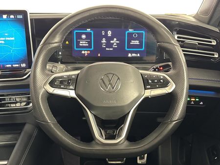 2025-Volkswagen-Tiguan-20TDI-R-Line-4Motion_13