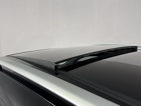 2025-Volkswagen-Tiguan-20TDI-R-Line-4Motion_14