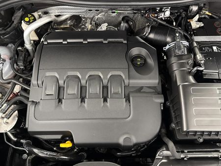 2025-Volkswagen-Tiguan-20TDI-R-Line-4Motion_15