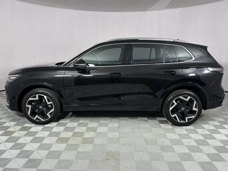 2025-Volkswagen-Tiguan-20TDI-R-Line-4Motion_5